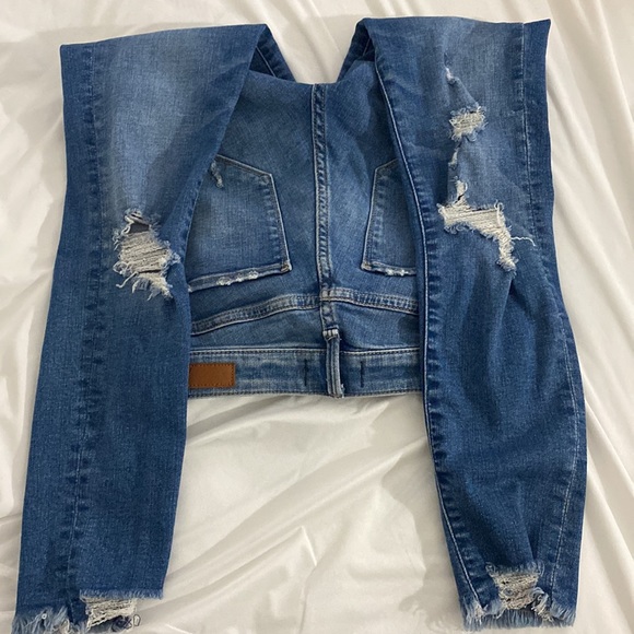 ripped Abercrombie and Fitch jeans - Picture 3 of 4